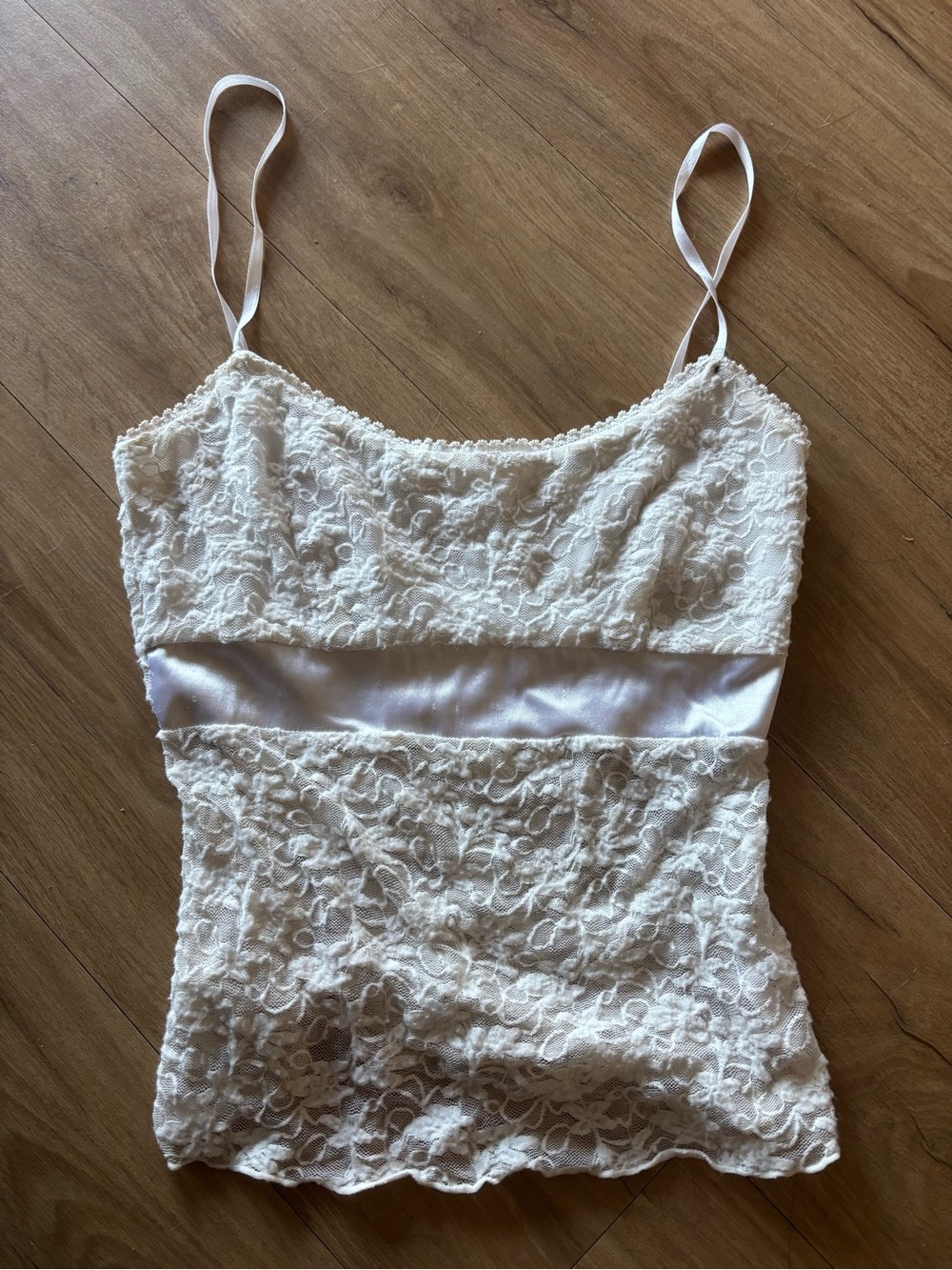 Y2k white floral lace camisole tank top